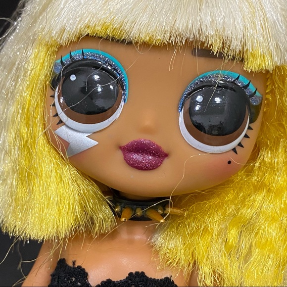 L.O.L Surprise OMG Fame Queen 9" Fashion Doll - Picture 8 of 9